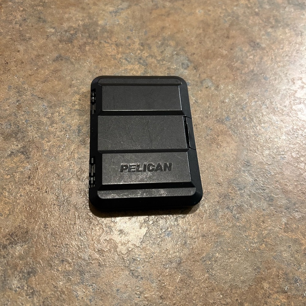 Pelican MagSafe Wallet